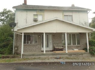 94 Roundtop Rd, Irwin, PA 15642