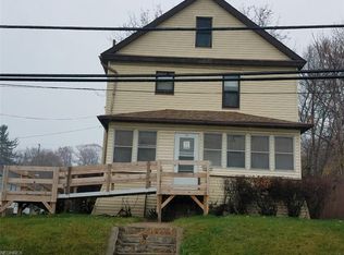 438 Douglas St, Akron, OH 44307