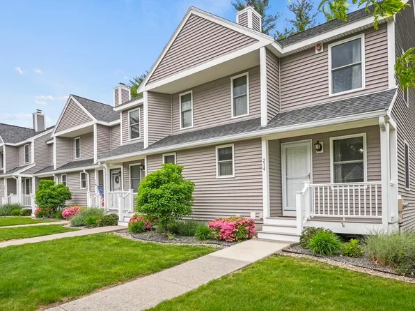 214 Bayberry Hill Ln Unit 214, Leominster, MA 01453