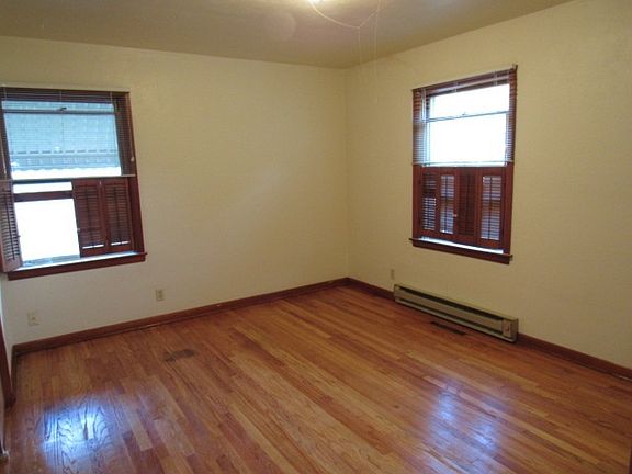 5th image of 2511 17th Ave