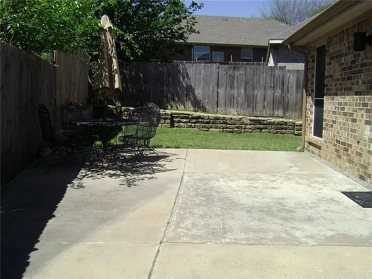1705 Vista Verde Cir — Photo 16