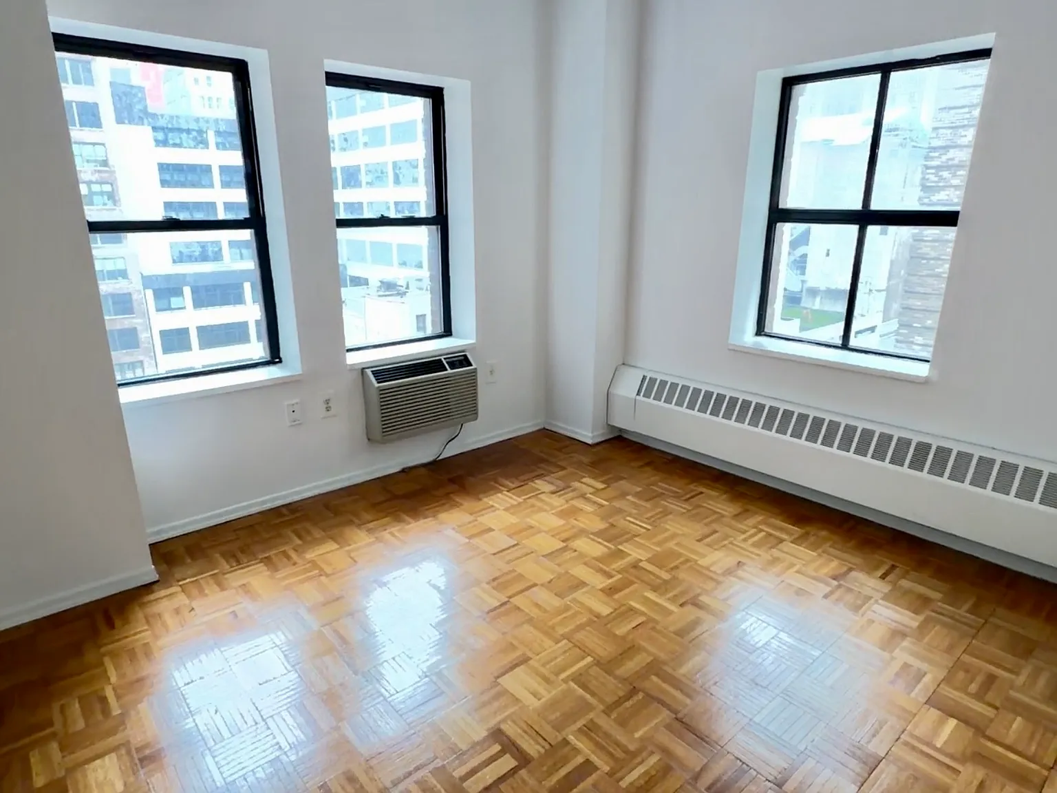 360 West 34th Street — Photo 4