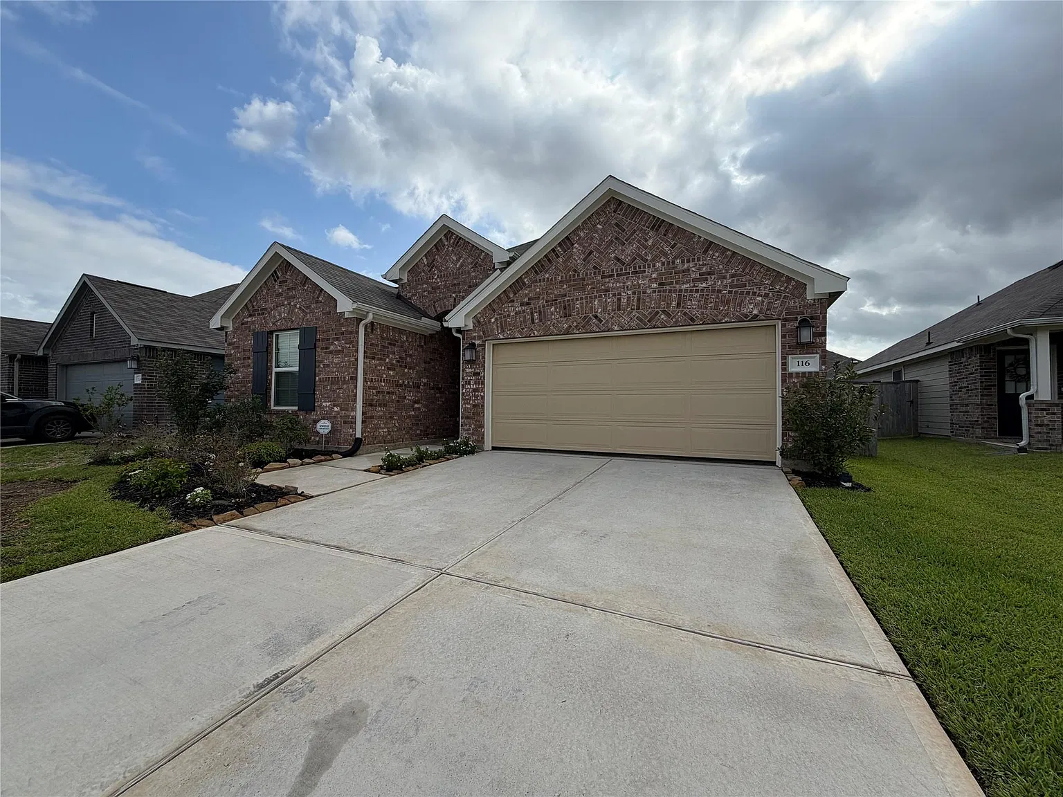 3 bed, 2.0 bath, 1551 sqft, $2,150 — Photo 2