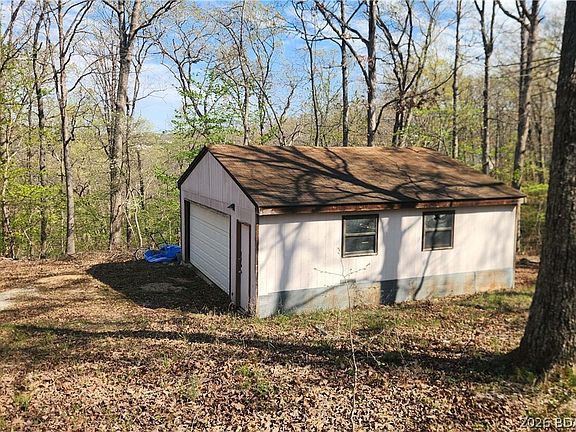 4th image of 623 Timber Ridge Rd