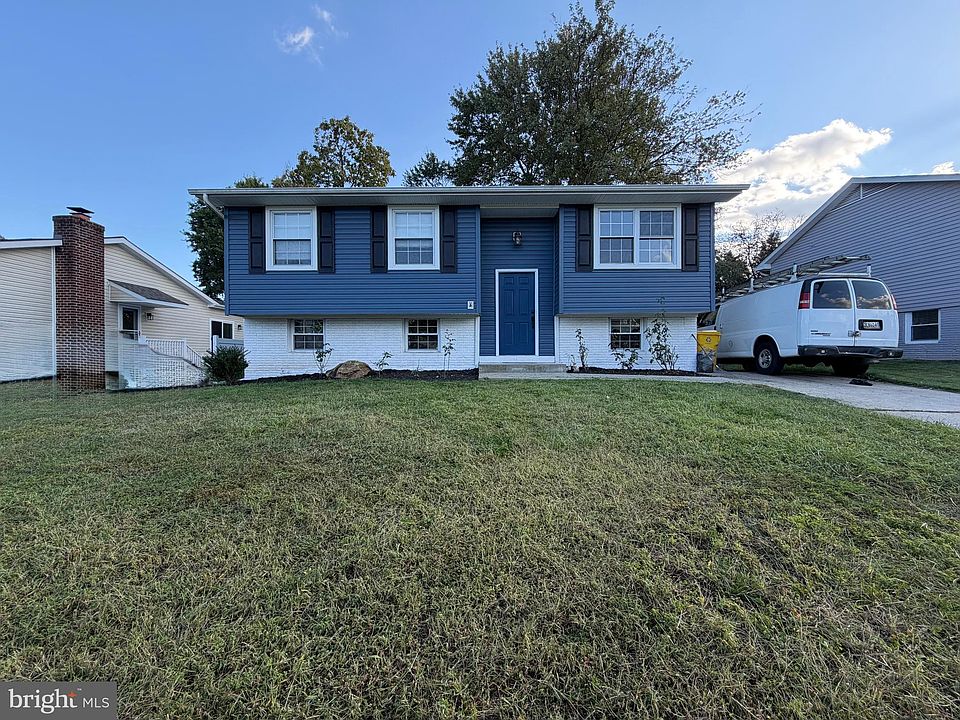 1st image of 529 Chalet Dr W