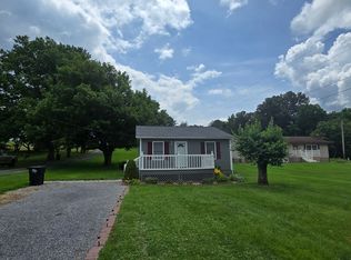 943 Fall Creek Rd, Blountville, TN 37617