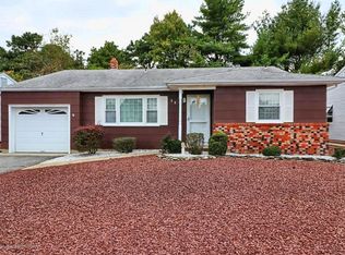 11 Fairfield Rd, Toms River, NJ 08757