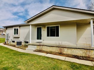 1069 River Ridge Cir, Grand Blanc, MI 48439