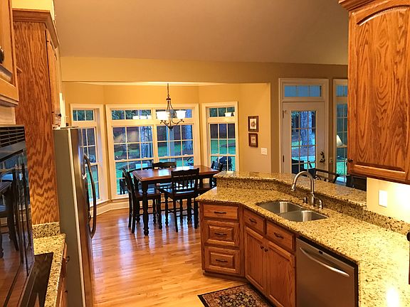 3rd image of 30 Gleneagles