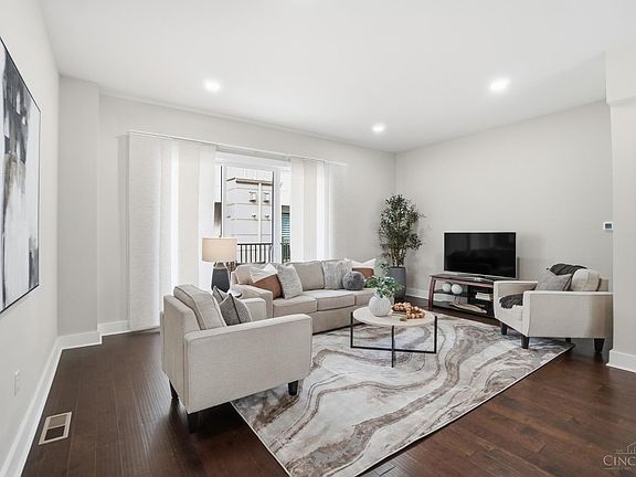4th image of 2711 Hyde Park Ave #C
