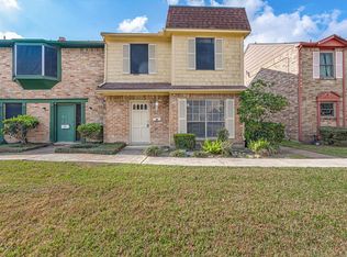 1057 Willow Oaks Cir, Pasadena, TX 77506
