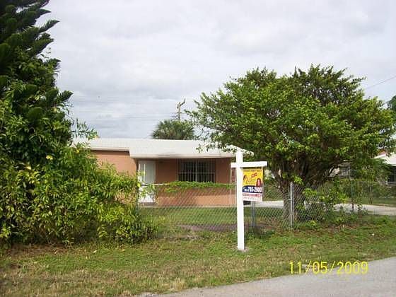 1st image of 3011 NW 17th St