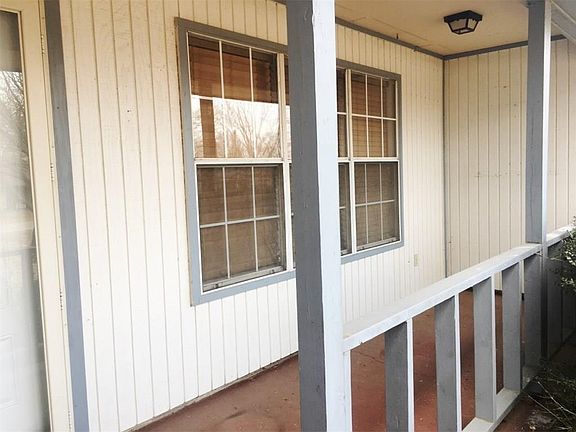 5th image of 403 Chimney Hill Cir