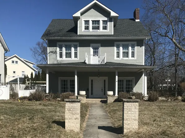 11 Lakeview Rd, Deal, NJ 07723