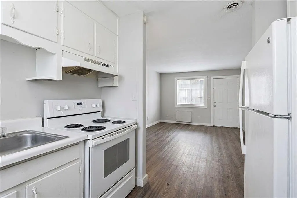 2 bed, 1.0 bath, 700 sqft, $1,175 — Photo 3