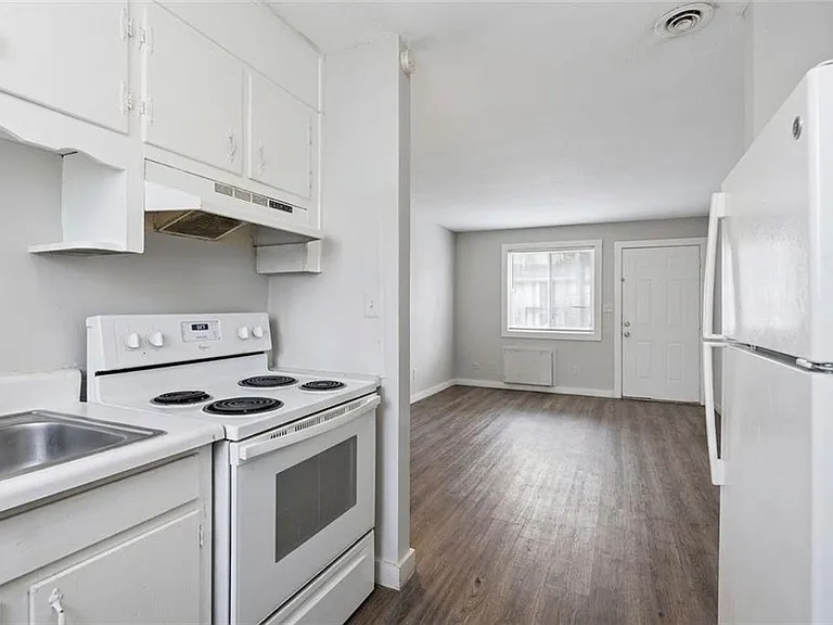 696 Hill St #6 — Photo 4