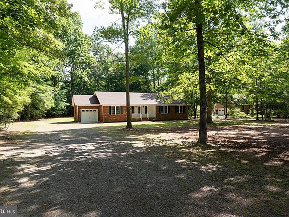 3rd image of 14445 Farmer Dr