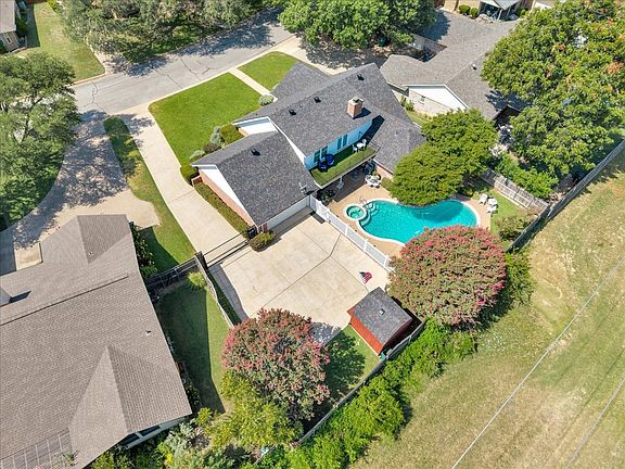 4th image of 4412 Fiesta Cir E