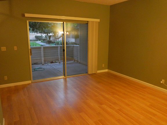 4th image of 1124 Cedar Gables Dr