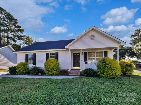 1131 Summit Hills Dr, Charlotte, NC 28214