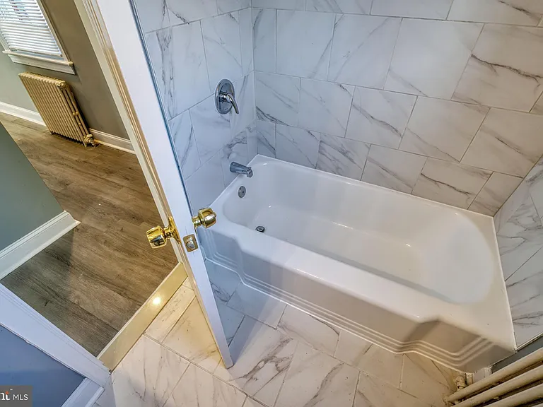 400 Douglas St NE #102 — Photo 9