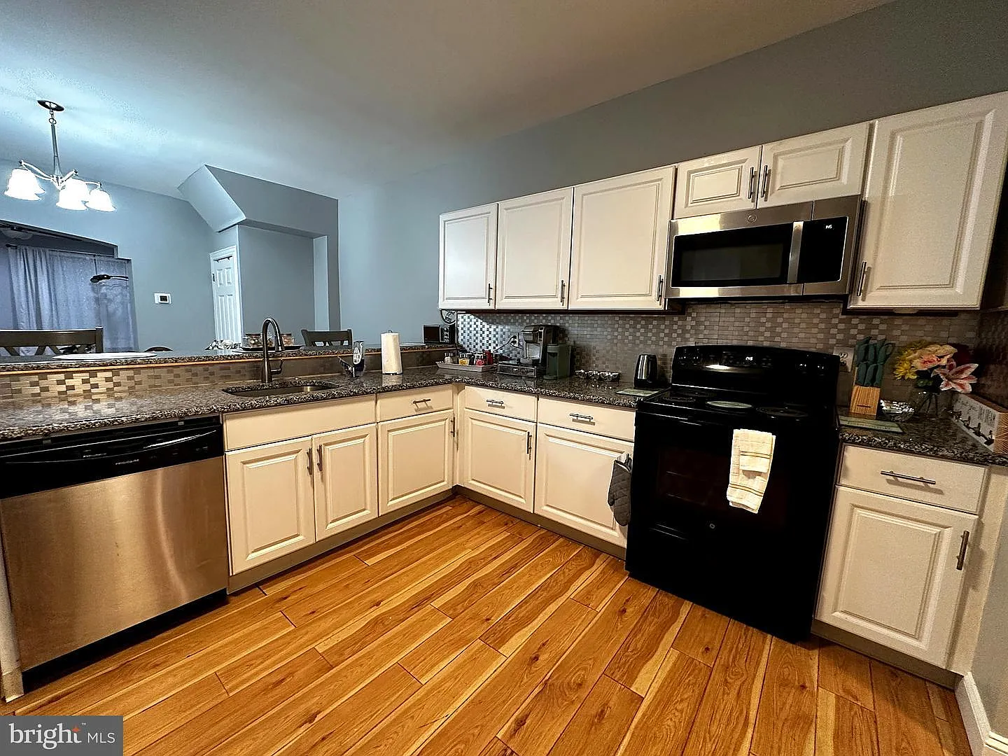 4 bed, 1600 sqft, $950 — Photo 4