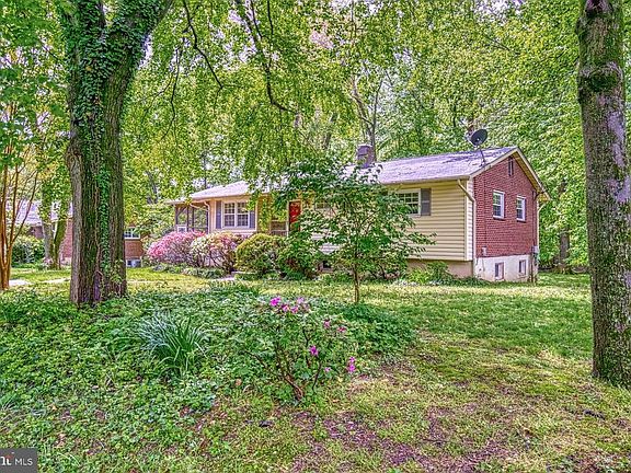 Lovely lot with mature landscaping