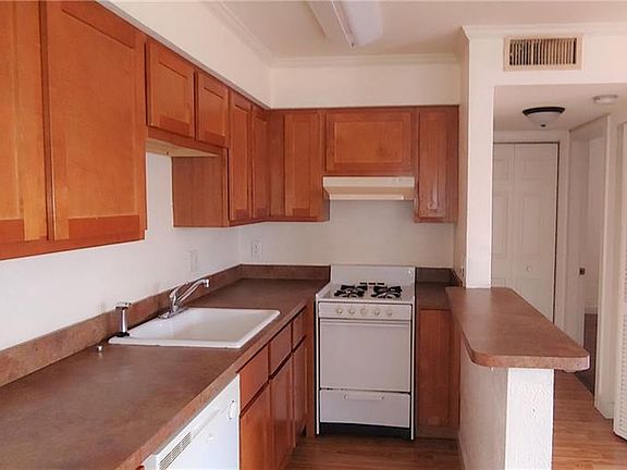 2nd image of 119 N Evergreen Ave APT 201