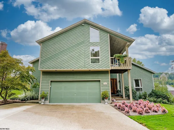 110 Lamplighter Dr, Morgantown, WV 26508