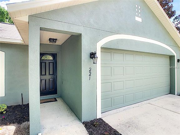 4th image of 221 Pleasant Gardens Dr