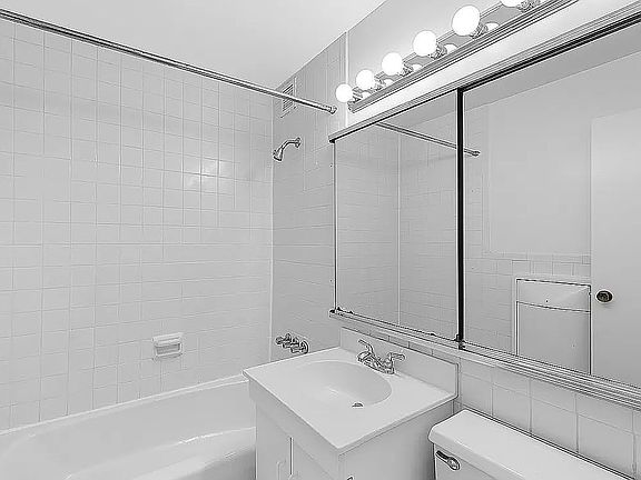 4th image of 154 W 70th St APT 6K