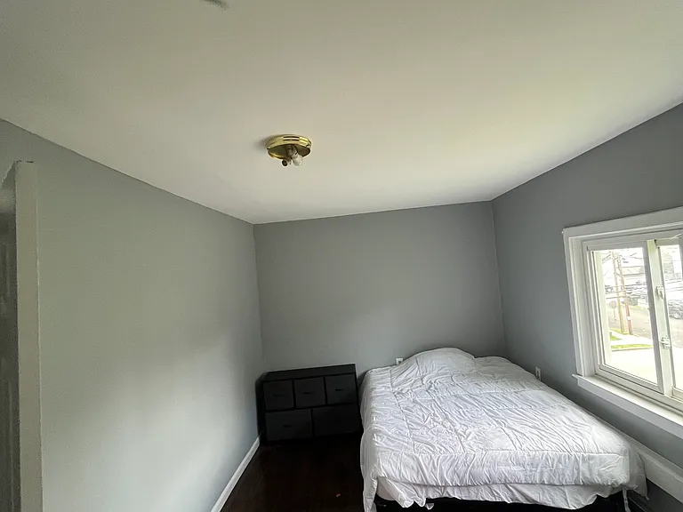 Crystal Ave — Photo 2