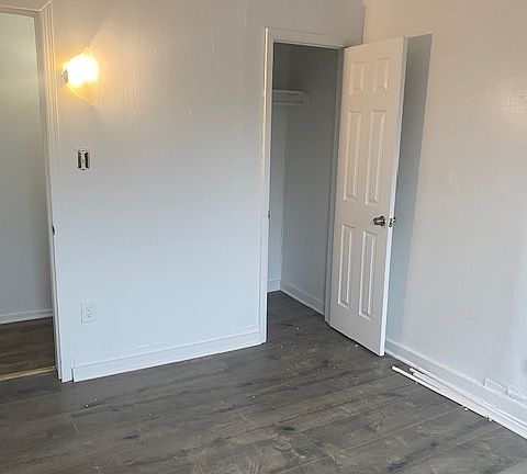 5th image of 717 Cass St #1