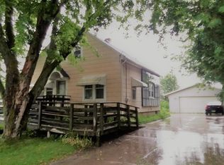 1125 S 39th St, Manitowoc, WI 54220