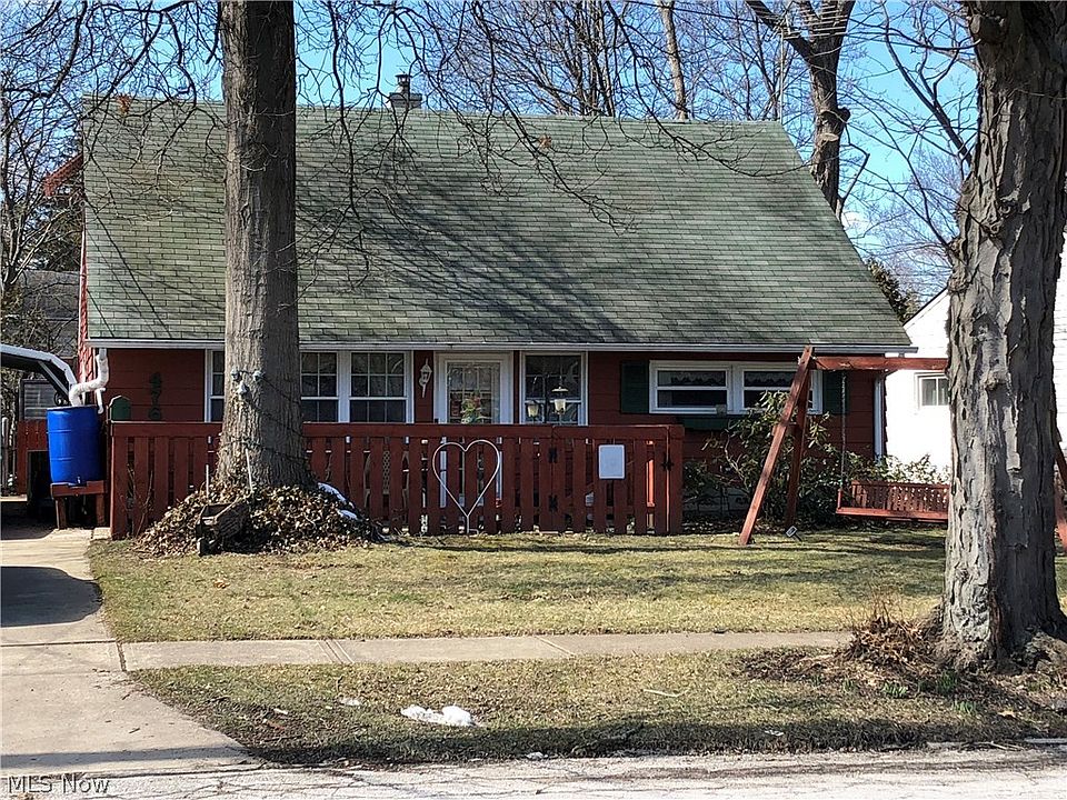 1st image of 476 Woodmere Dr