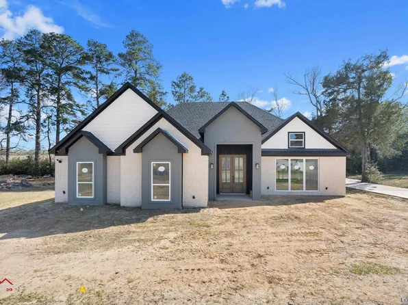 183 Stonegate Dr, Carthage, TX 75633