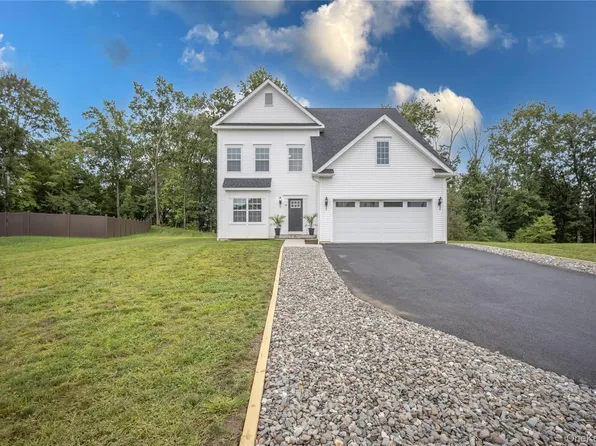 18 Page Court, Poughkeepsie, NY 12603