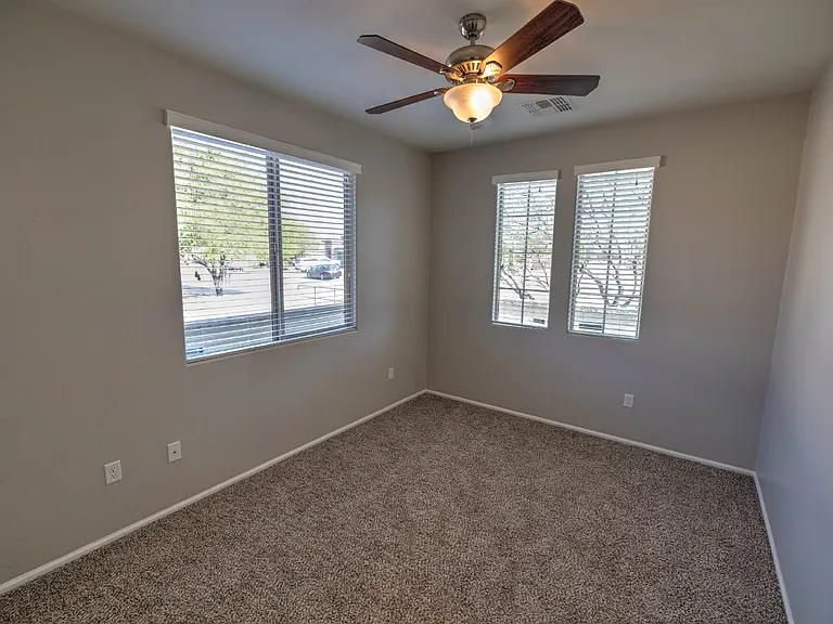 10458 S Cutting Horse Dr — Photo 23
