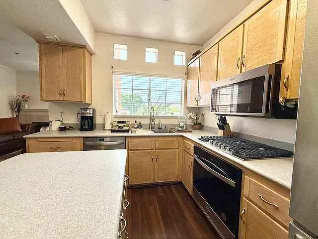 221 Donax Ave #2 — Photo 7