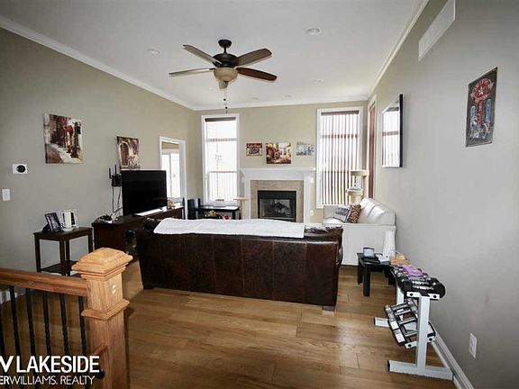 5th image of 7889 Drakeshire Blvd