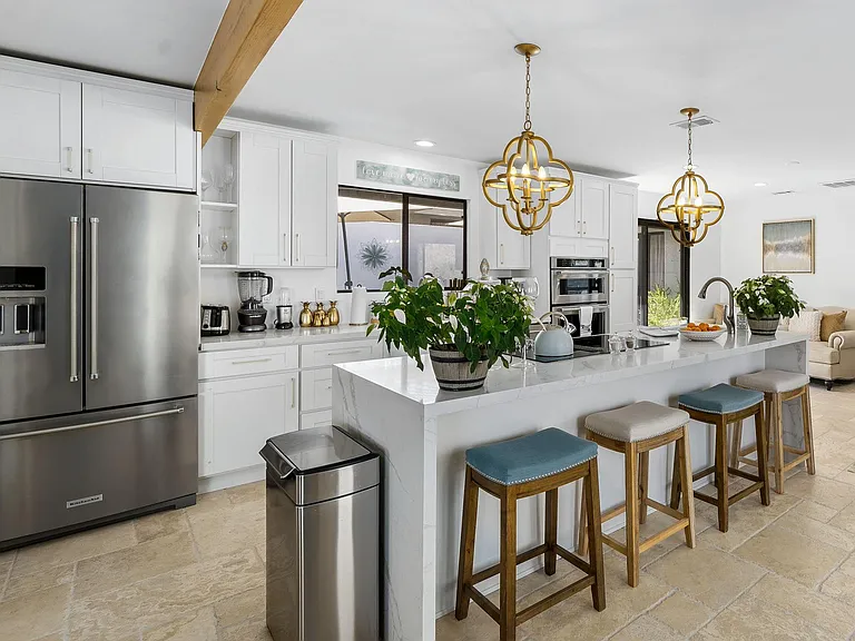 54025 Avenida Alvarado — Photo 1
