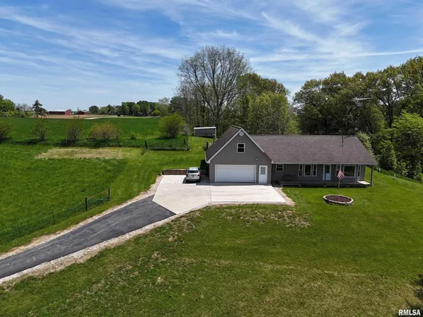 15937 E Us Highway 24, Lewistown, IL 61542