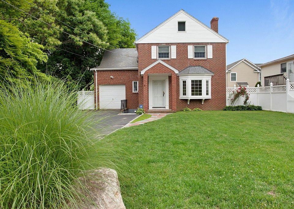 1st image of 3 Laurel Ave