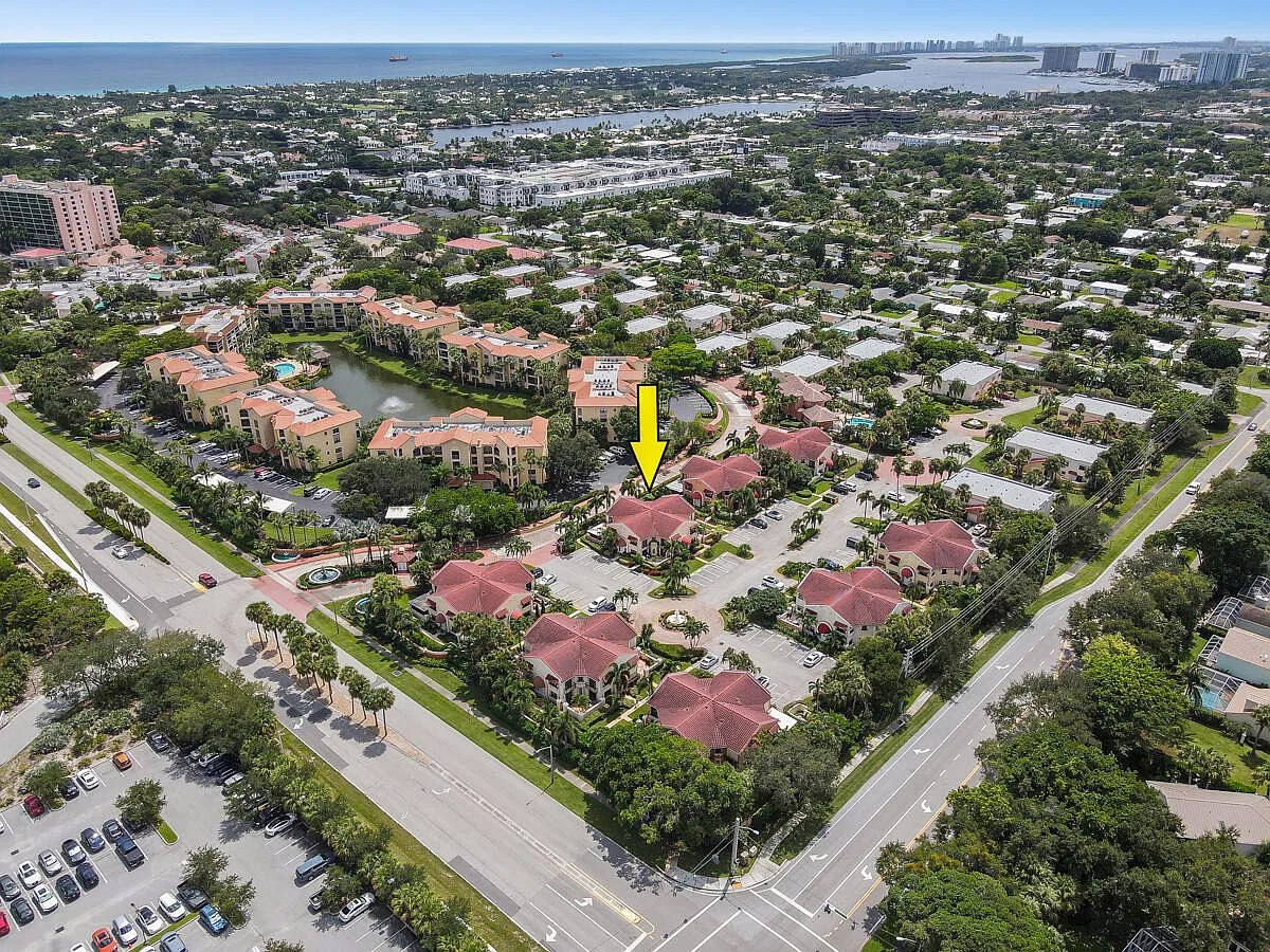 2 bed, 2.5 bath, 1556 sqft, $3,200 — Photo 3