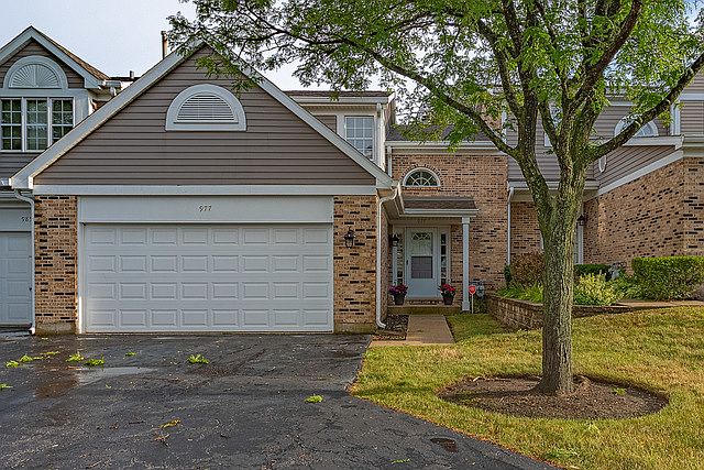 1st image of 977 N Cove Dr