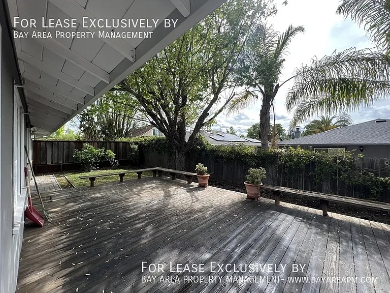 2065 Nassau Dr — Photo 16