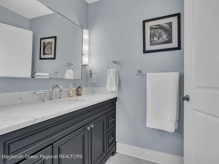 35 Bristol Pl — Photo 20