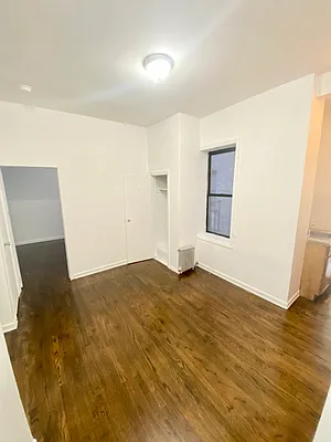 Rented by Reyes & Elsamad Real Estate Group | media 8