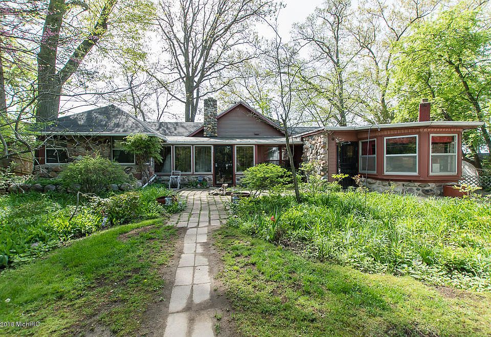 1st image of 141 Sunnyside Dr
