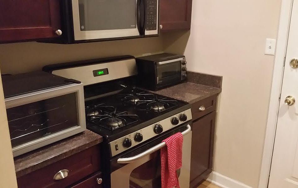 1st image of 677 W Wrightwood Ave APT 1